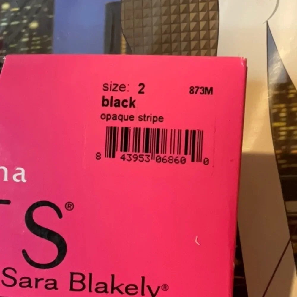 ASSETS by Sara Blakely Maternity Tights in Opaque Stripes. Size 2.